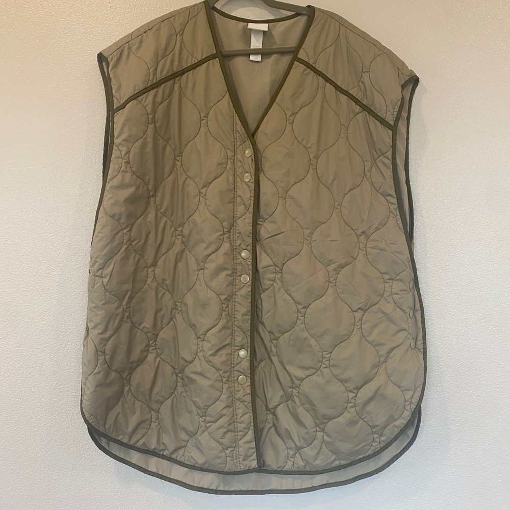 H&M Tan Green Quilted Longline Vest V-Neck Snap Side Tabs Oversized L/XL